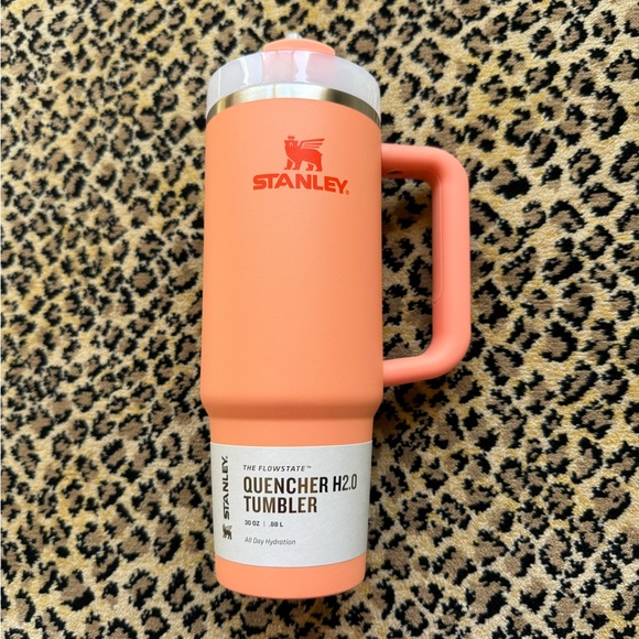 Stanley tumbler (30 oz) (NWT) - Picture 3 of 12
